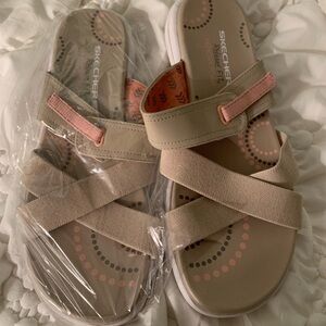 Skechers Women's Sandals in Beige and Pink